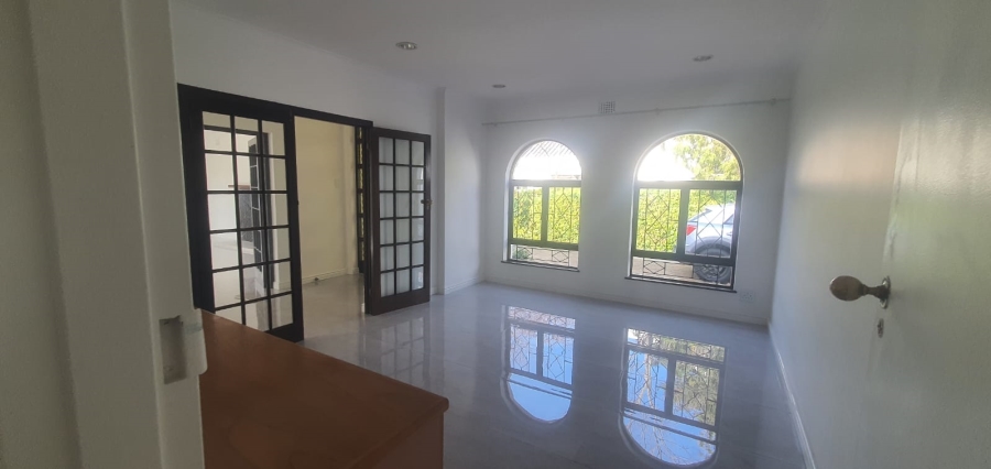 To Let 5 Bedroom Property for Rent in Constantia Western Cape